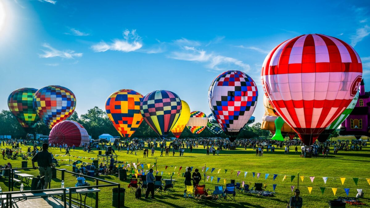 LIVE MUSIC, SKYDIVERS, LASER SHOW AND FAMILY ATTRACTIONS